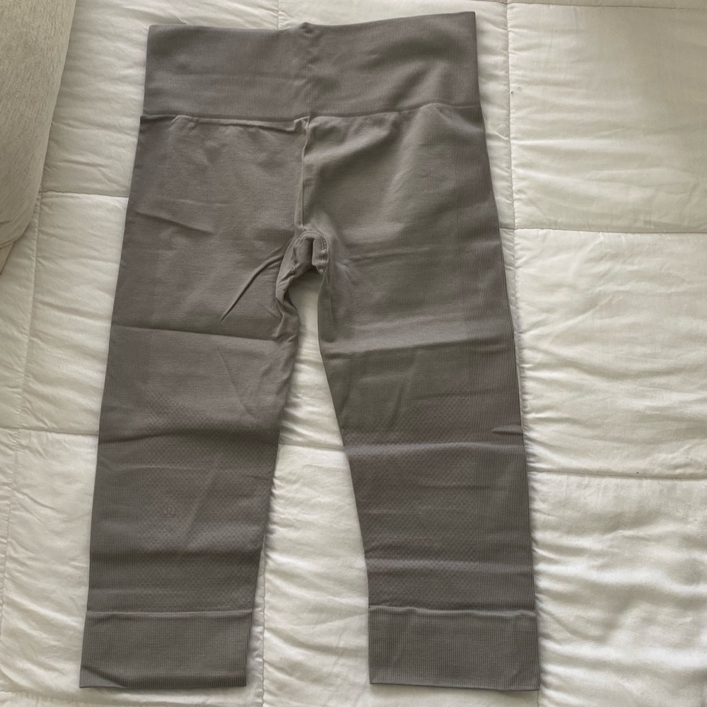 Lululemon crop 21 inch grey leggings